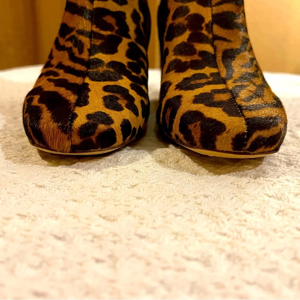Splendid animal pattern ankle boots/ booties: tiger & leopard patterns. Size 6
